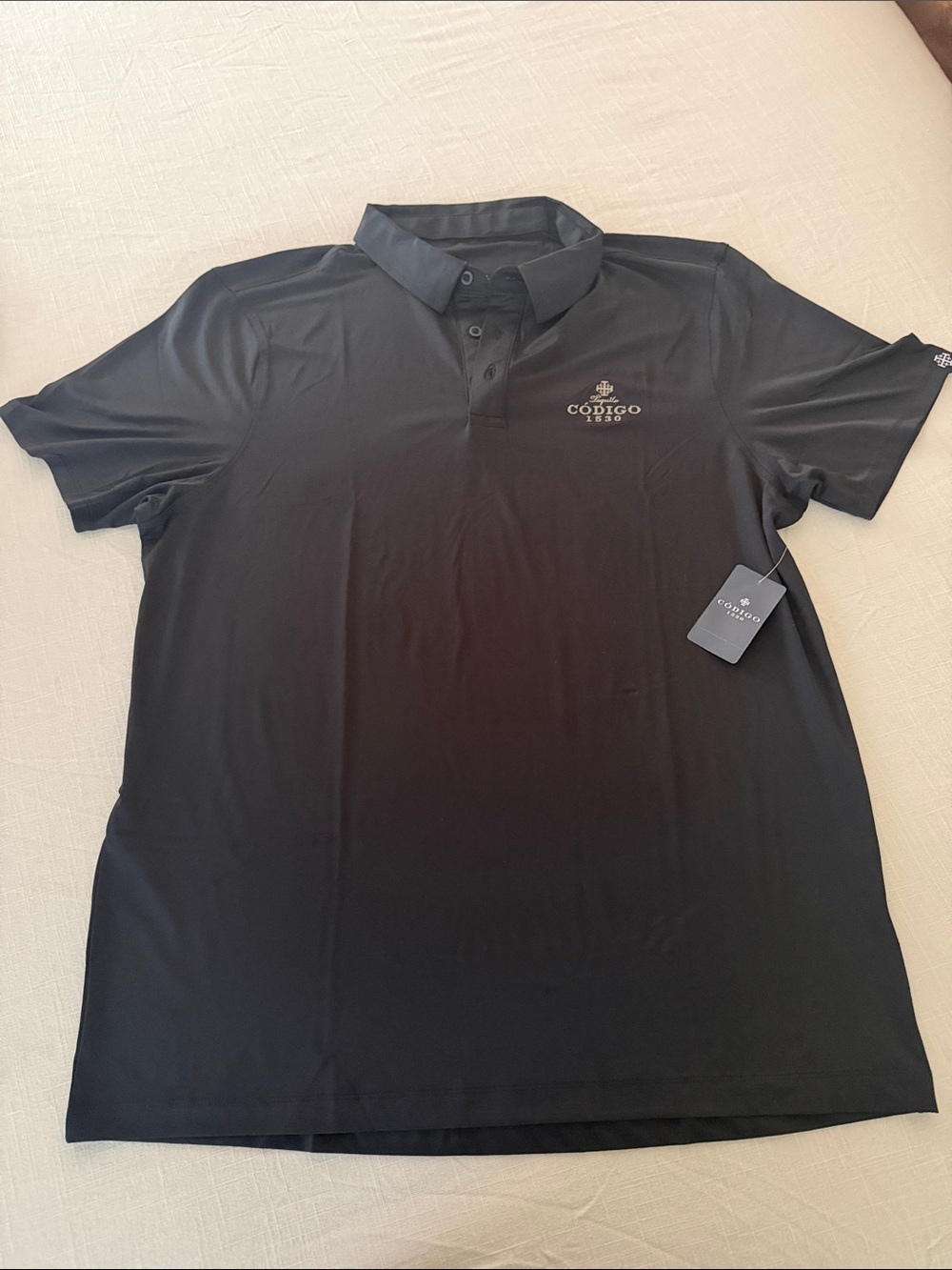 Código Black Men's Polo Shirt - Classic Performance Style